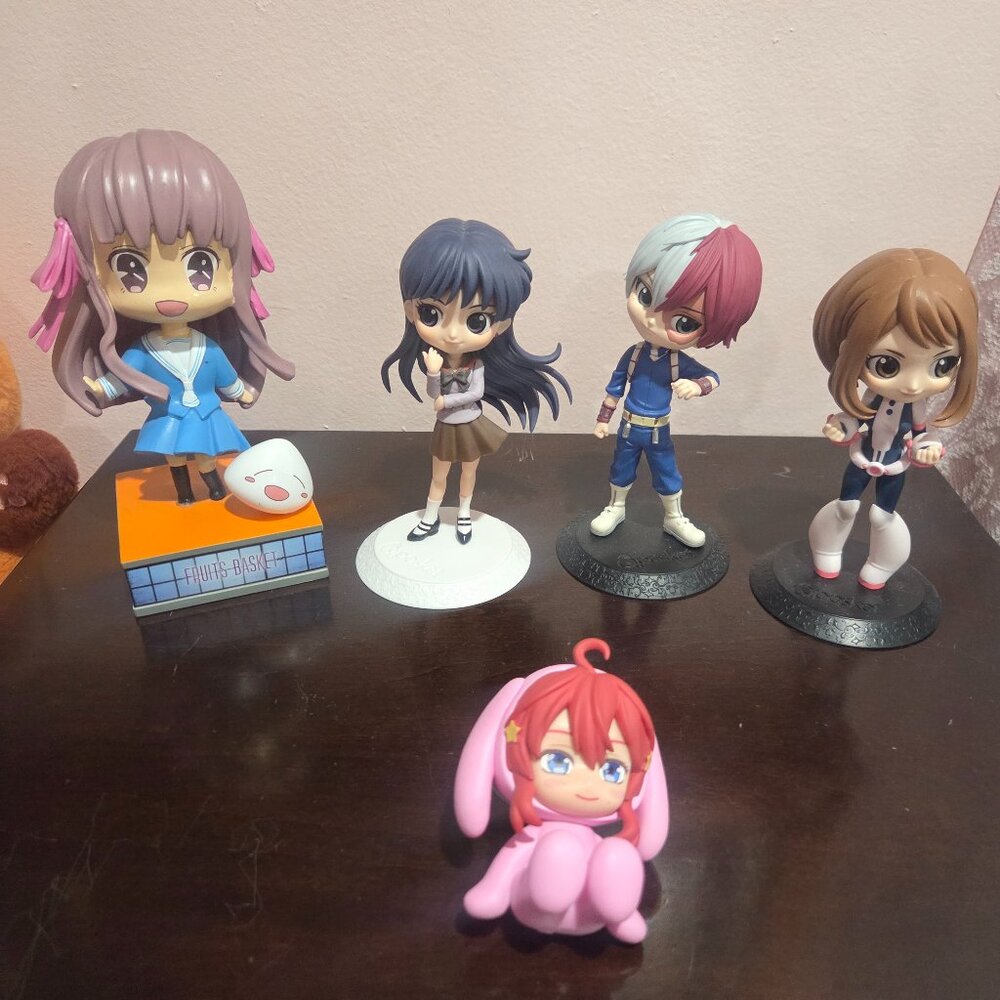 Lot of 5 anime figures